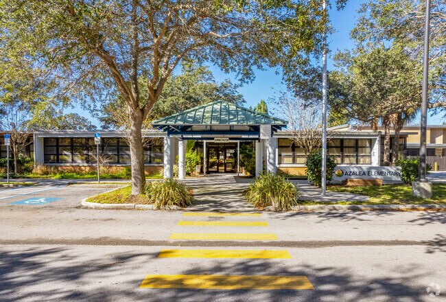 Azalea Elementary has 509 students with a student-teacher ratio of 12 to 1.