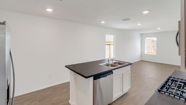 174 Ebbsfleet Dr unit 38476412, Uhland, TX 78640 - photo 4