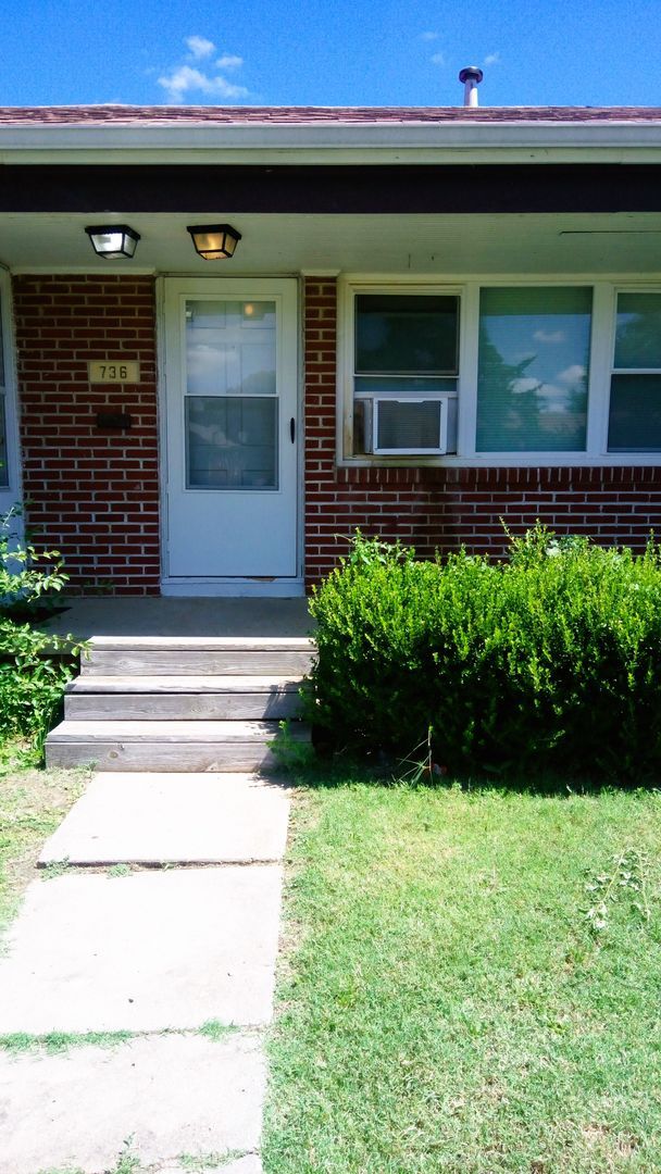 736 S Hunter, Wichita, KS 67207