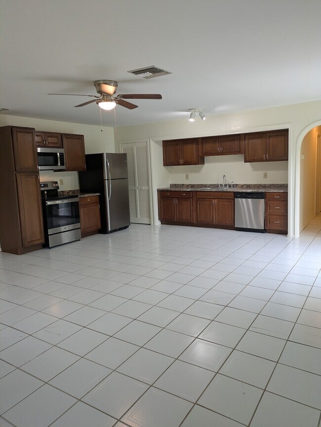 6485 Malaluka Rd unit 6485 Malaluka, North Port, FL 34287 - photo 6