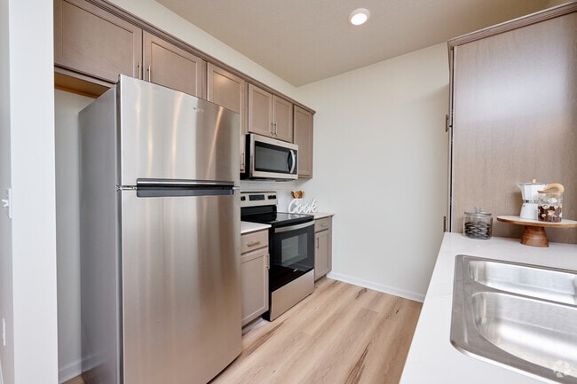 2 BR, 2 BA - 1,067SF Kitchen
