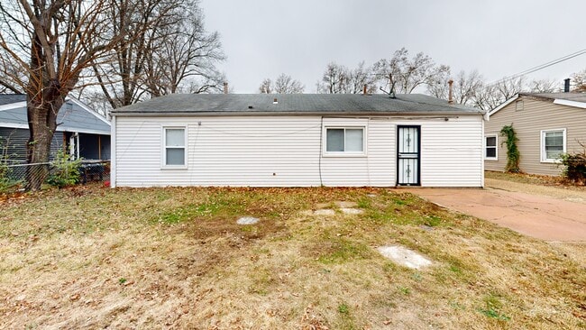 9808 Lorna Ln, Saint Louis, MO 63136 - photo 2