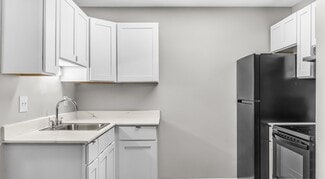 17400 Fort St, Riverview, MI 48193