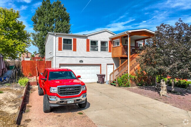 Sunny Heights features bi-level homes alongside traditional style dwellings.