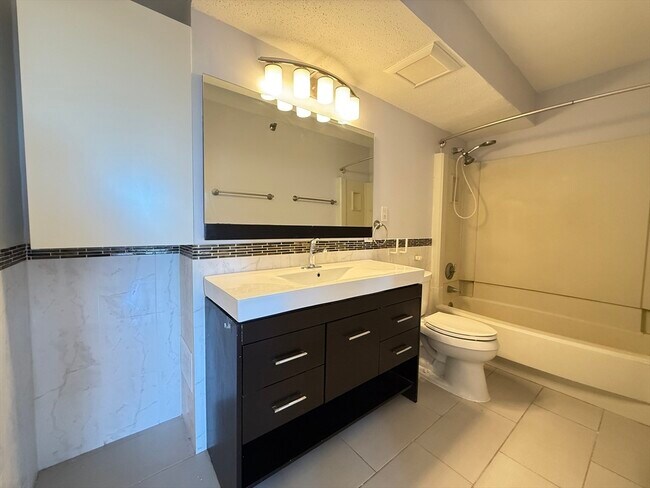 1753 Beacon St unit 809, Brookline, MA 02445 - photo 6