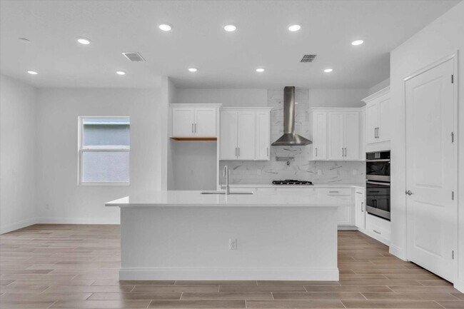 2515 Wise River Ln, Zephyrhills, FL 33541 - photo 6