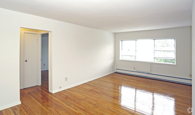 Saint James Apartments, Bergenfield, NJ 07621 - photo 4