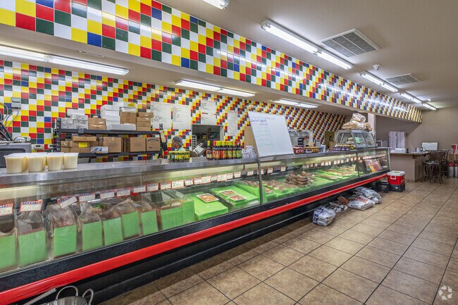 Jarrell Supermarket is your conveniently located, locally owned grocer in Jarrell, Texas.