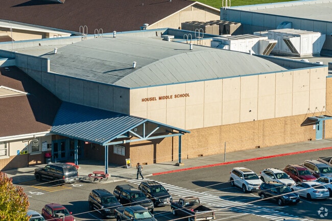 Discover Housel Middle School’s balance of academics and student life.