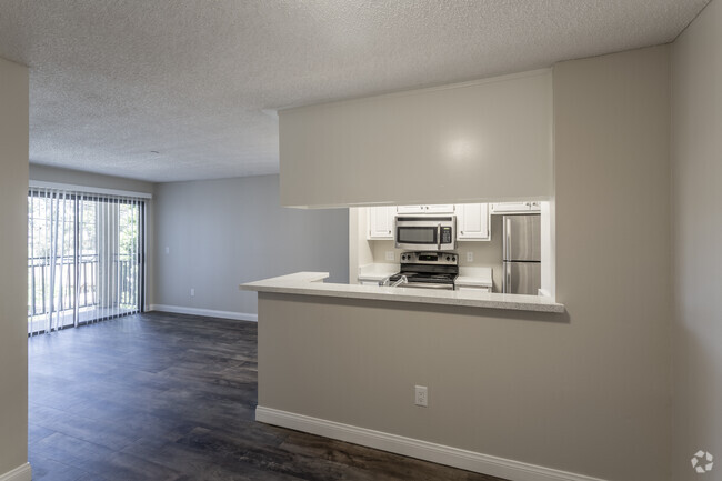 1 BR, 1 BA - 620 SF
