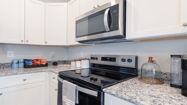 6011 Bemiss Towns Dr unit 36208721, Valdosta, GA 31605 - photo 7