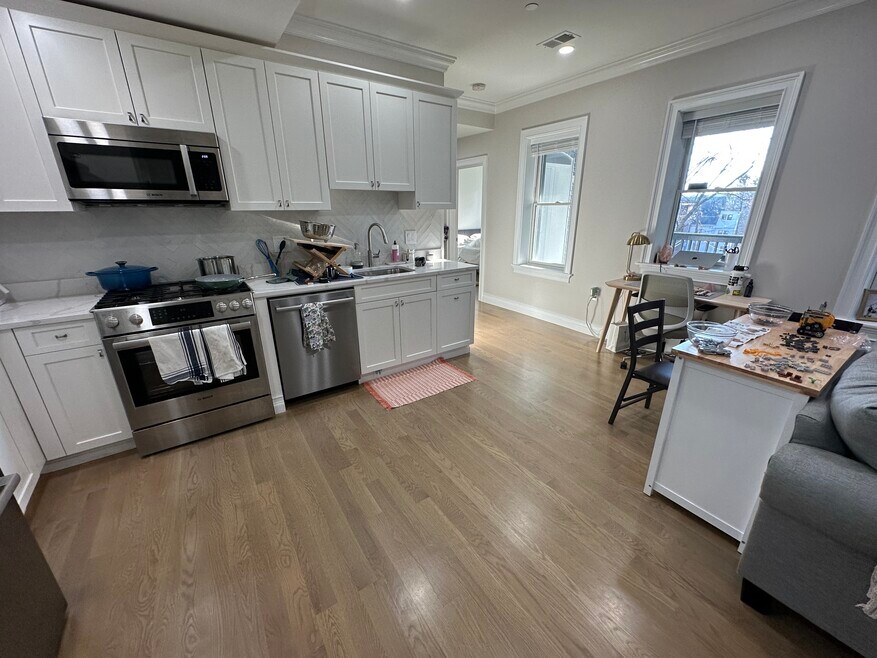 19 Bostonia Ave unit 4, Brighton, MA 02135 - photo 1