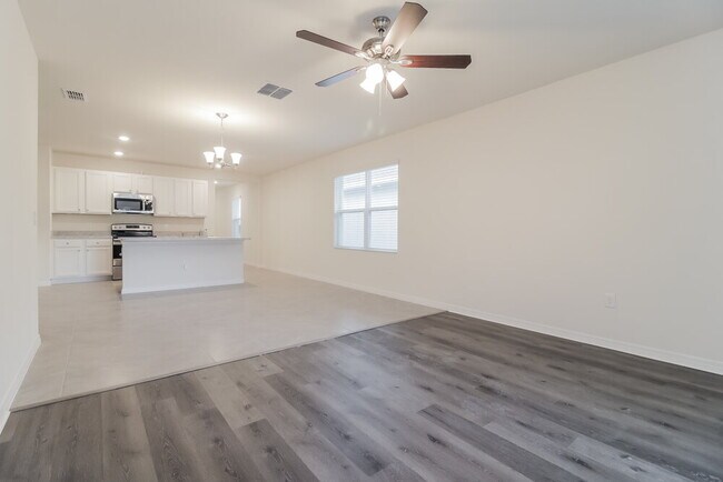 3914 Angola Ln, Sanford, FL 32771 - photo 4