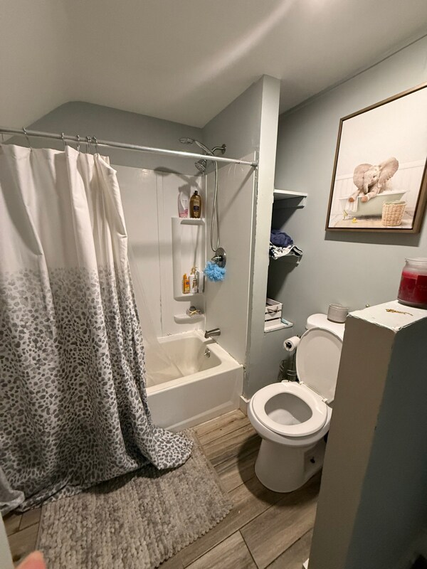 17 Bowers St unit 17 bowers front, Lowell, MA 01854 - photo 3