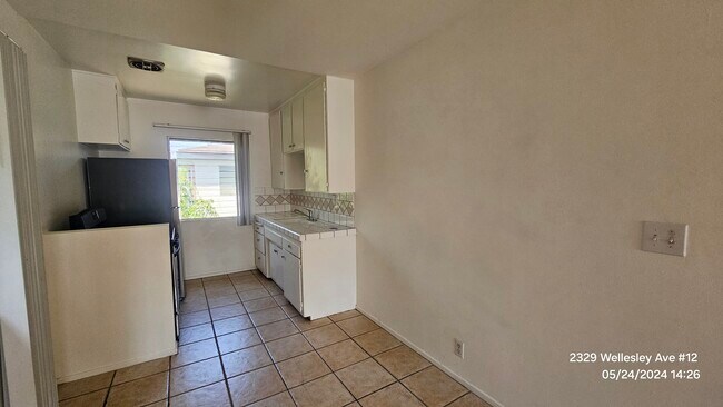 Wellesley Manor, Los Angeles, CA 90064 - photo 3