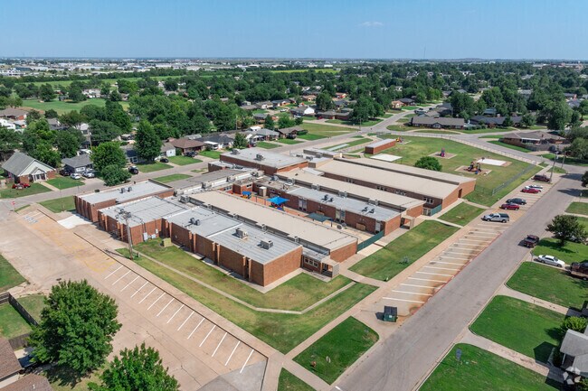 Hillcrest Elementary School is located nearby many homes.