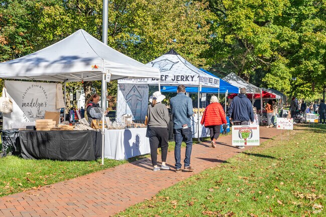 Families in Worthington embrace the monthly farmers market for its friendly atmosphere and direct connection to farm-to-table products.