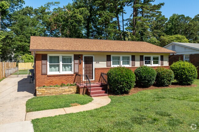 Ranch style homes are among the most common in Oaklawn.