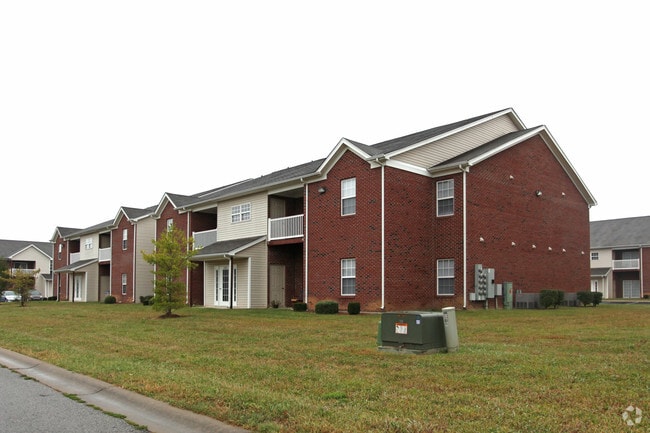 Lighthouse Apartments, Jeffersonville, IN 47130 - photo 2