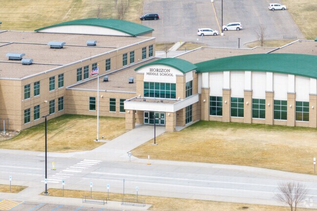 Horizon Middle School enrolls over 1,000 students in grades 6-8.