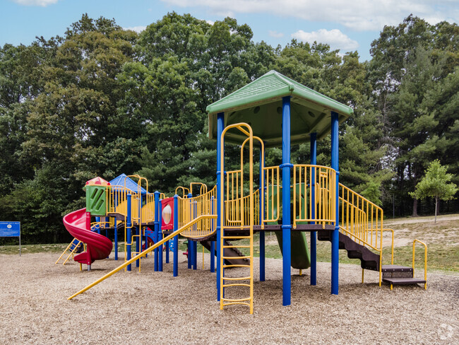 Mantua Elementary School offers a large playground for children in Fairfax.