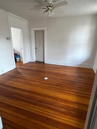 1429 128th St, College Point, NY 11356