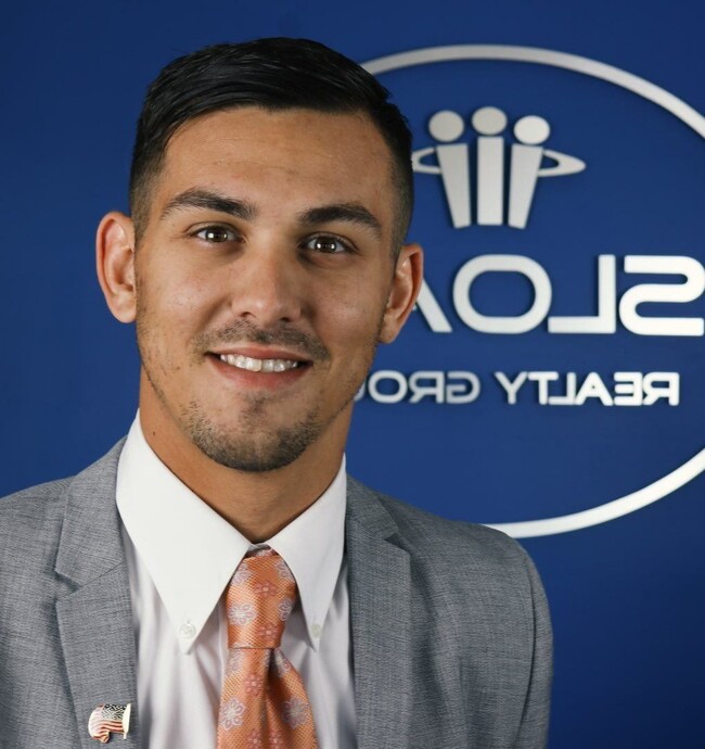 Agent Photo