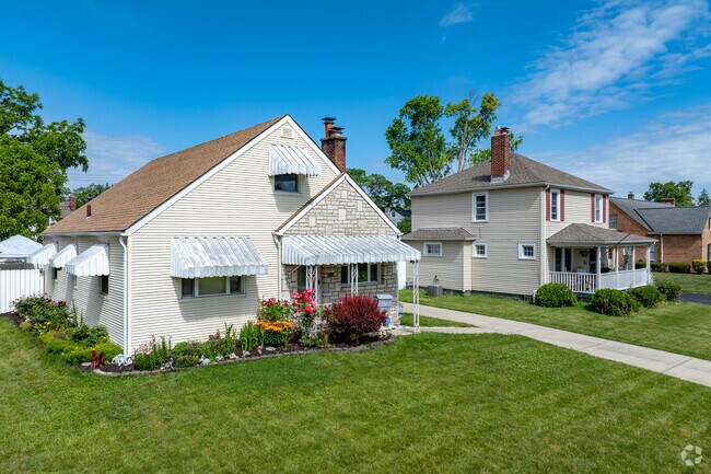 Residents can sit outside on their front porches and patios and wave to neighbors.