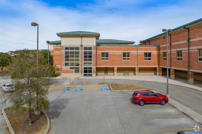 Canyon Ridge Elementary offers a variety of clubs and special programs.