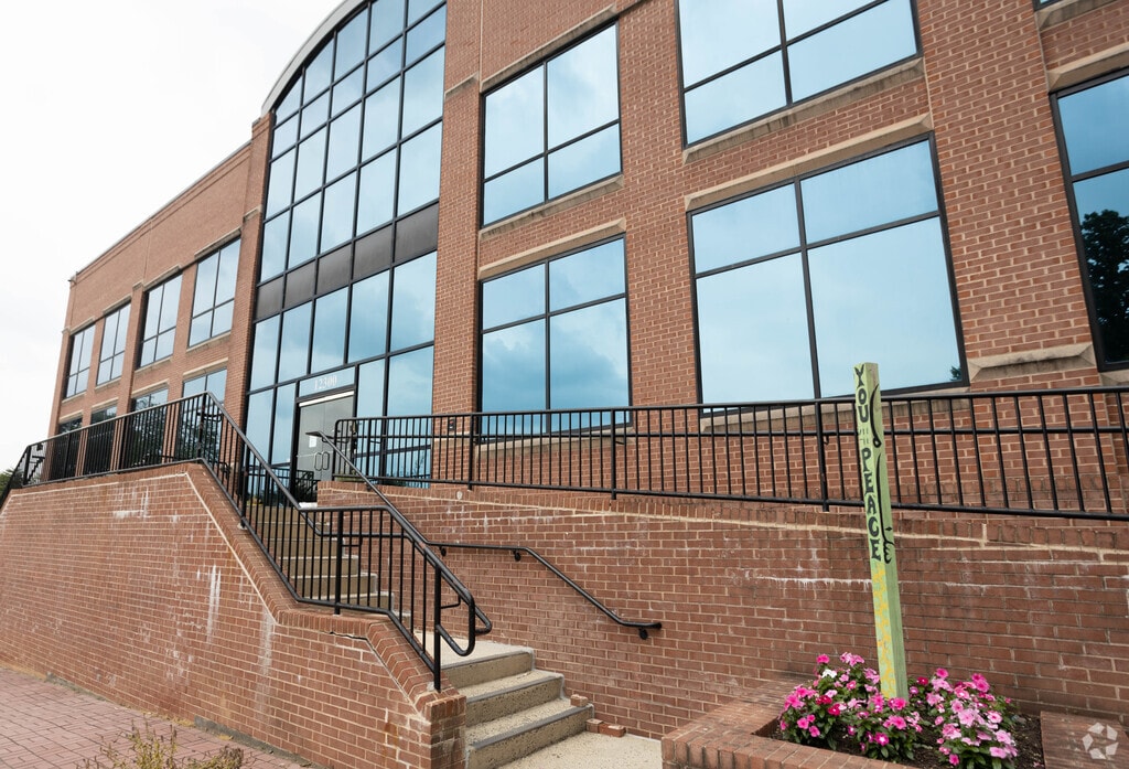 Al Fatih Academy in Reston is an Islamic learning institution.