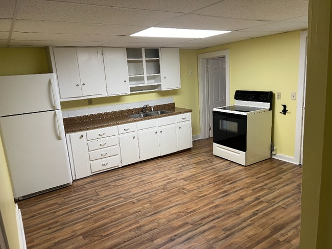 1 Pomfret Rd unit 2B, Brooklyn, CT 06234 - photo 3