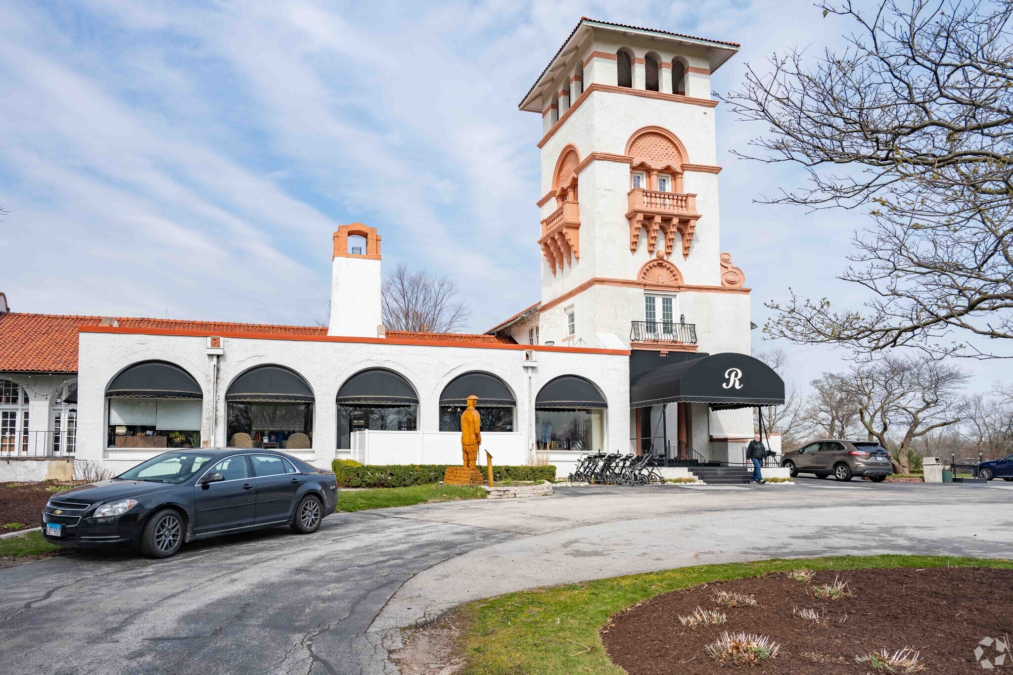 Ravisloe Country Club was established in 1901 and is a great golf course.