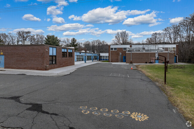 Virgil Grissom Elementary School receives an A- rating from NICHE.