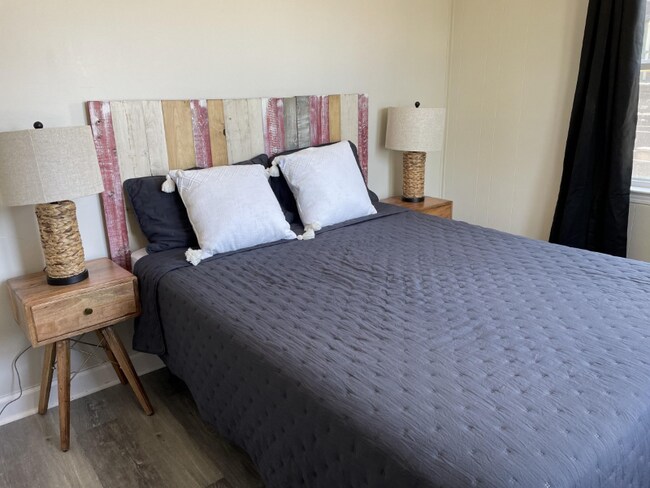 117 Nippersink Blvd unit 401, Fox Lake, IL 60020 - photo 6