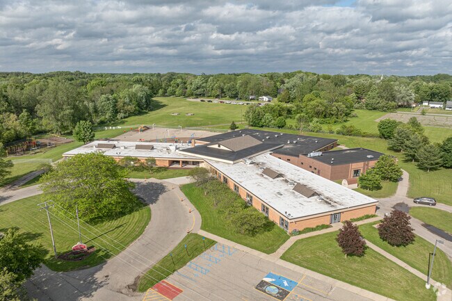 Daisy Brook Elementary School is located in Fremont, Michigan.