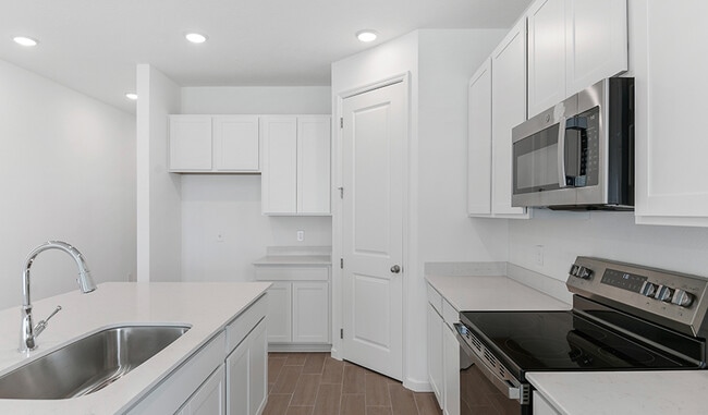 5303 Mickey Ave, Lake Wales, FL 33859 - photo 3