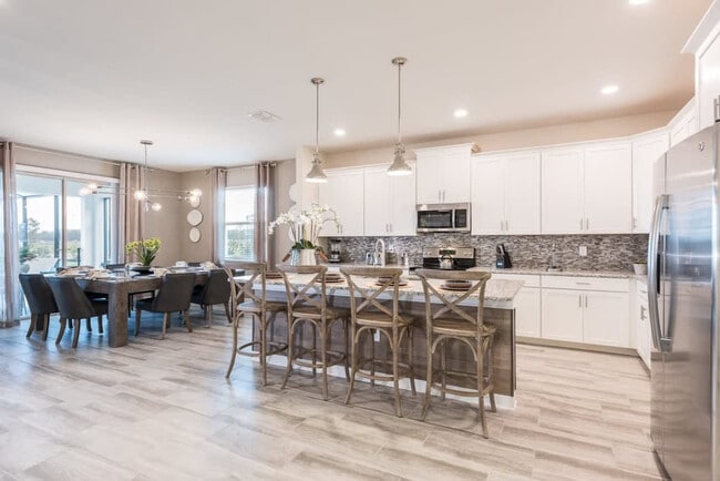 4821 Kings Castle Cir unit ID1280831P, Kissimmee, FL 34746 - photo 5