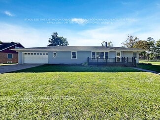 5 E Adams St, Villa Park, IL 60181