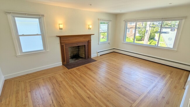 852 Smith St unit 2, Providence, RI 02908 - photo 2