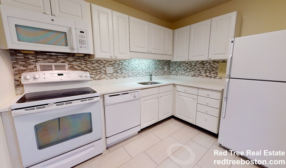 101 Monmouth St unit 211, Brookline, MA 02446 - photo 1