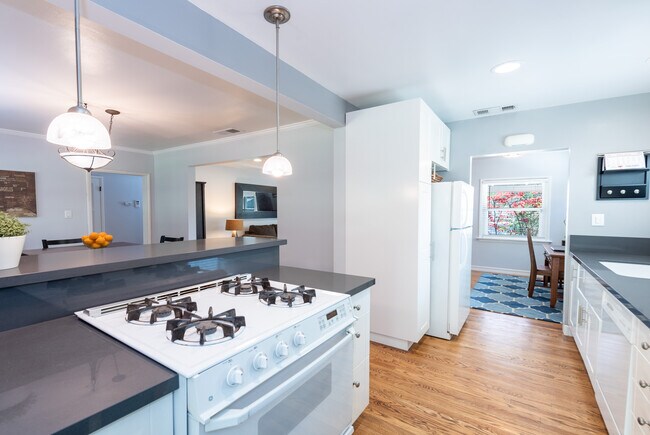 5865 Vesper Ave, Van Nuys, CA 91411 - photo 7