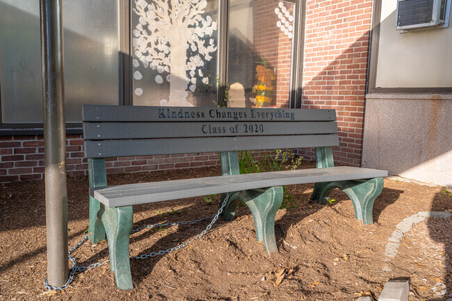 Holliman Elementary School offers a Niche score of B.