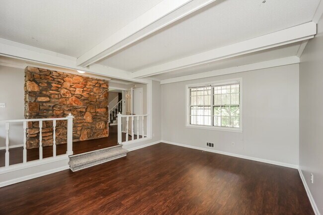 4280 Valley Lake Terrace SW, College Park, GA 30349 - photo 6