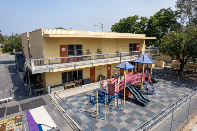 Secondary playground facilities in Dorris Place Elementary School