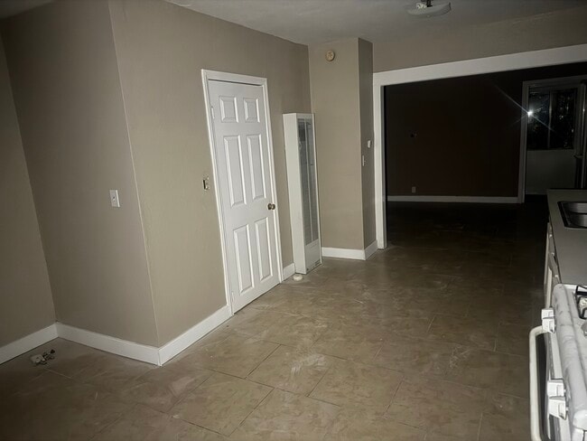 331 E 57th St, Los Angeles, CA 90011 - photo 2