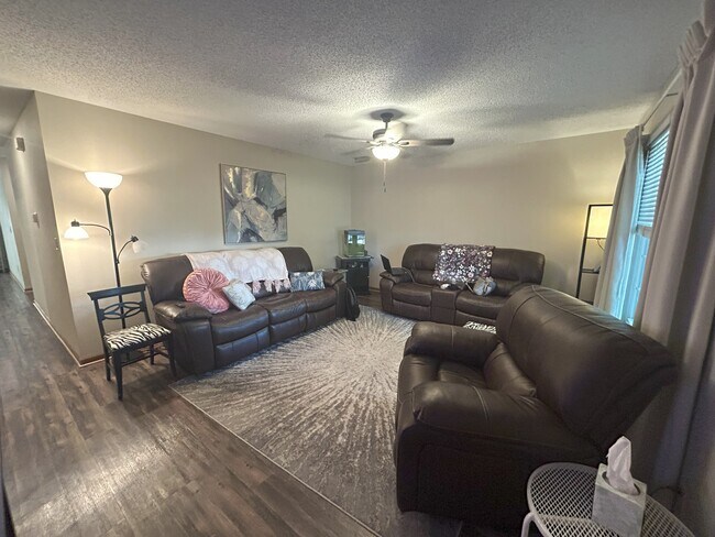 1820 SW 6th St, Blue Springs, MO 64014 - photo 4