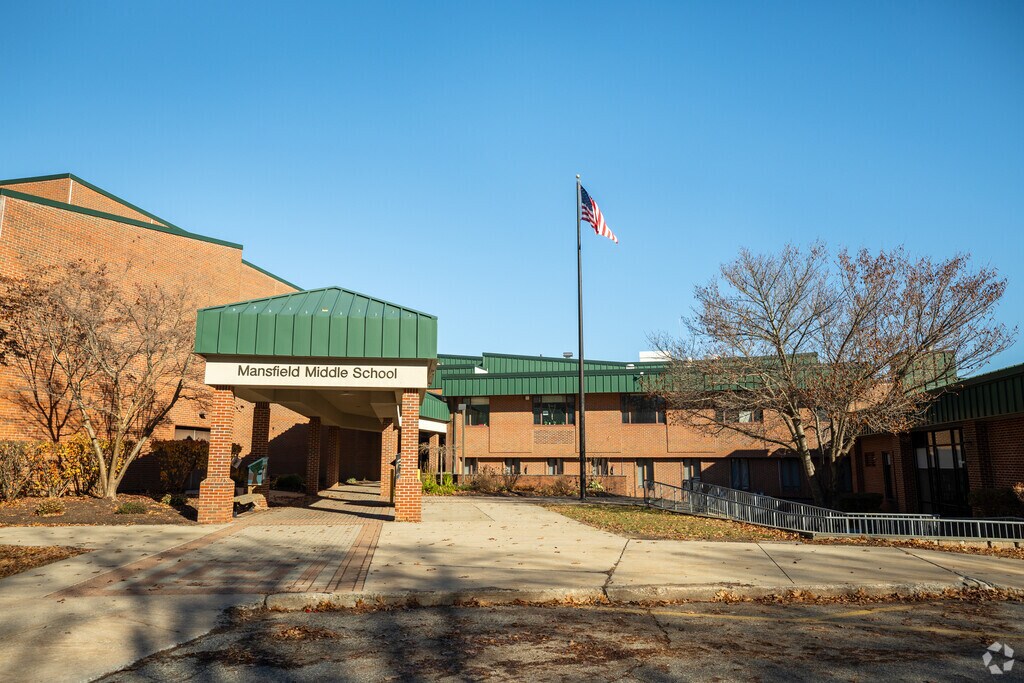 Mansfield Middle School School provides education in 
Manfield.
