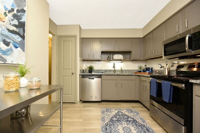 Veridian Castleton, Indianapolis, IN 46250 - photo 3