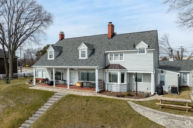 Traditional cottage style homes in Marysville are ideal for vacation homes or large families.