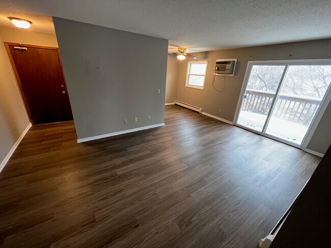 Living, lots of light